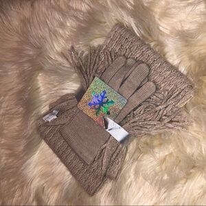 New York & Co scarf and glove gift set